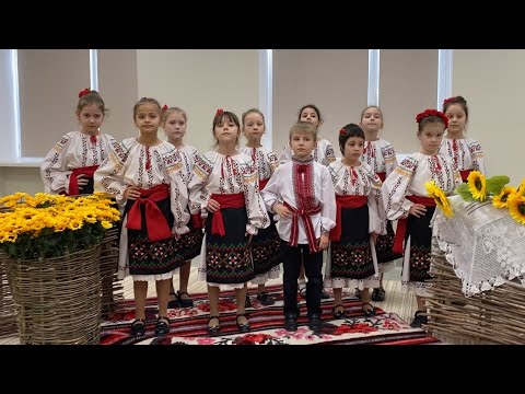 Ansamblul folcloric “Brâuleț” - “Cântă cucul bată-l vina”