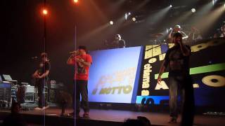 J-AX il mostro sei tu ! nel live c'è davvero un mostro ! Guardate !  VIDEO IN HD