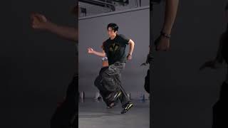 Look at 👀✨ @yechanjin smoothest kind of power 🌙 #yechan #choreography