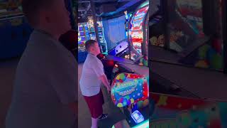 Your sign to bring the kids on your next cruise #carnival #waterslide #cruisetour #carnivalcruise