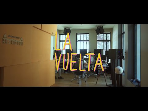 La Vuelta - La Vecina De Arriba