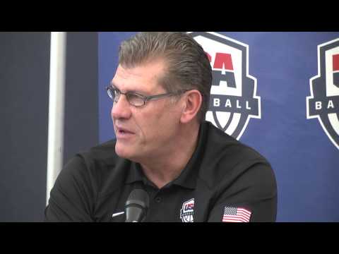A;ja Wilson quizzes Geno Auriemma
