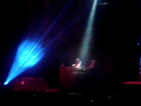 clocks vs how soon is now