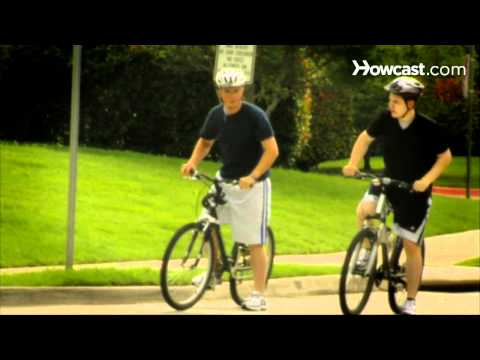 如何在自行車上使用手勢？ (How to Use Hand Signals on a Bicycle)