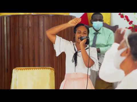 ADORADORA CAINA CUEVA TIENES QUE ESCUCHAR ESTA ADORACION