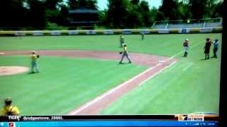 preview picture of video 'Amani Larry Awesome play in Southwest LL Regionals'