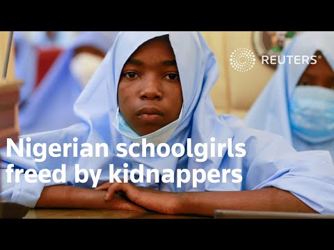 誘拐されたナイジェリアの女子学生は誘拐犯によって解放された。 (Abducted Nigerian schoolgirls freed by kidnappers)