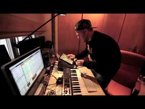 7FT soundsystem - ALIVE + DIGITAL in studio