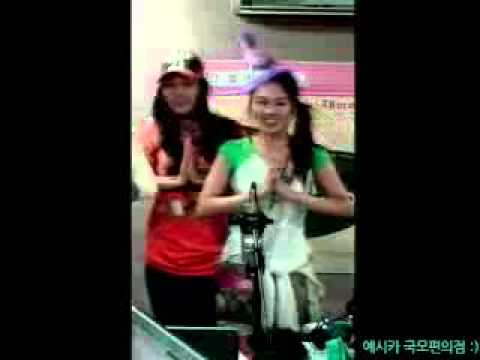 Hyoyeon + Yuri + Sooyoung Dorky Dancing