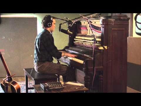 Peter Broderick - "Human Eyeballs On Toast" Studio Recording