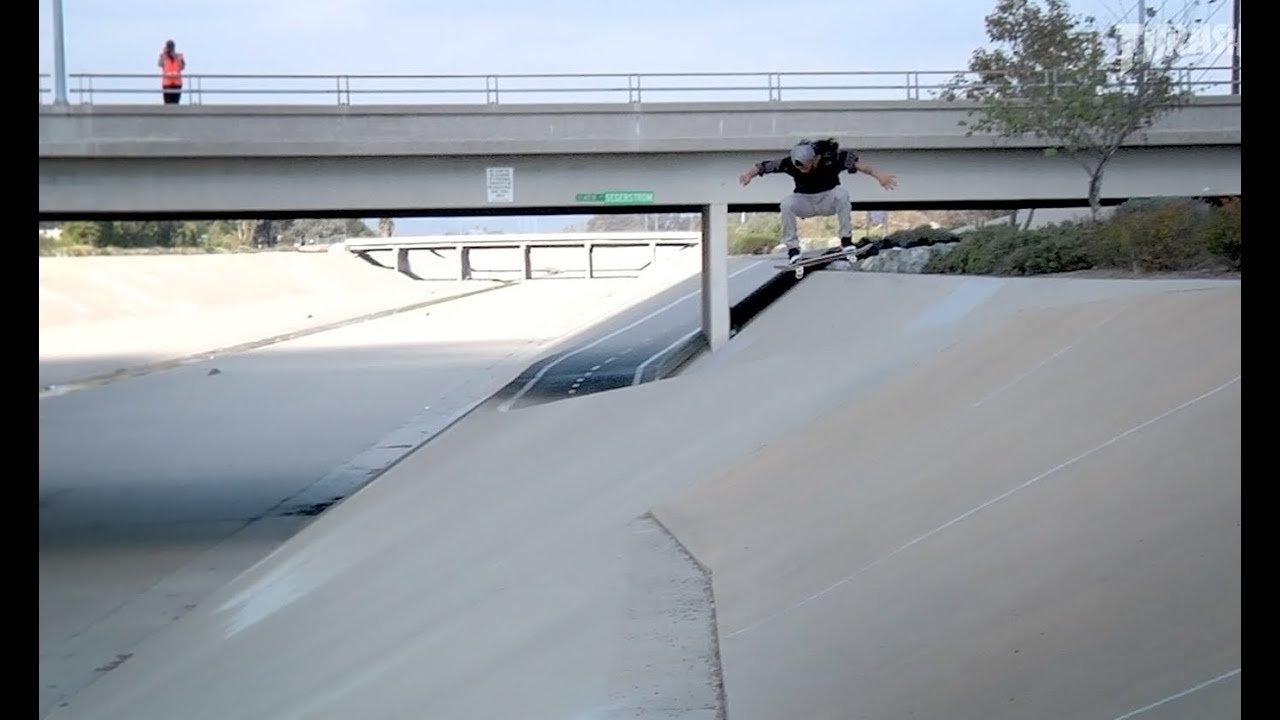 EPIC TRICKS: David Gonzalez - Massive Kickflip