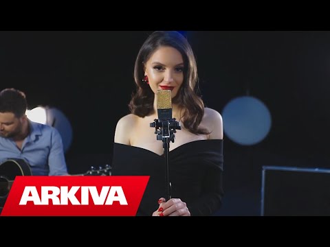 Lauresha - Kam me t'dasht ft. Genti Myftaraj (Official Video HD)