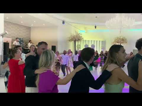 Düğün hikayesi.. ilk dans, coşku romantik herşey var…