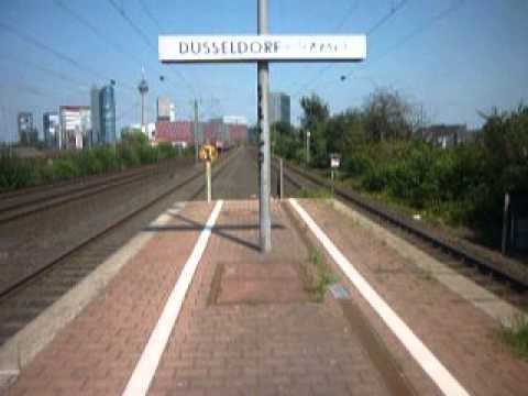 Durchfahrt 160er Steuerwagen + 140er Mittelwagen + 145 und Einfahrt 422 025