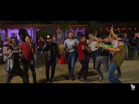 Kevin Ortiz FT. Omar Ruiz & Banda Renovacion -Vida Mafiosa