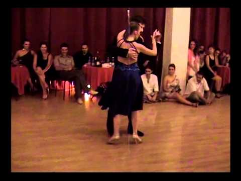  Andrea Misse  and  Javier Rodriguez  are  dancing  to  the  milonga  "  Milonga, Vieja Milonga  "