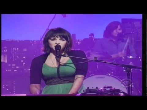 Norah Jones - Happy Pills on Late Show with David Letterman 5-02-2012