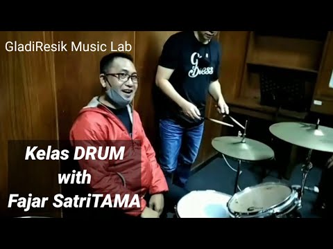 Gladiresik Music Lab - With Fajar Satritama (Edane & GodBless)