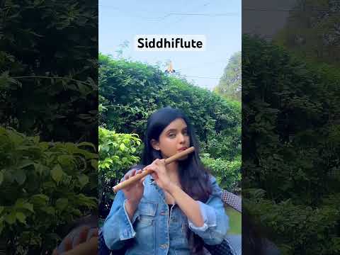 Radha Kyu Gori | Krishna Tune Flute Version | Siddhi Prasanna | Lata Mangeshkar | Yashomati Maiya Se