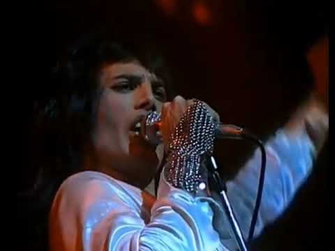 Videoclip de The March Of The Black Queen (Live At The Rainbow, London / November 1974) — Queen