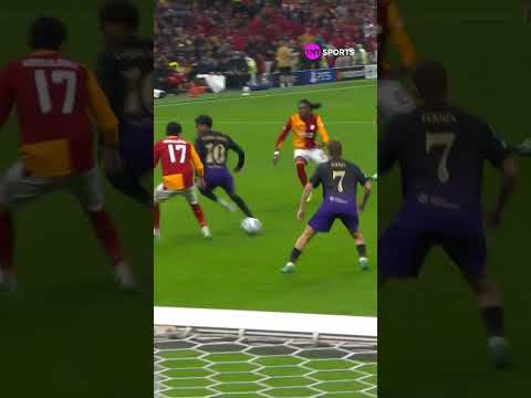 YAMAL FEZ UMA JOGADAÇA COM PASSE DE LETRA E PASSE DE TRIVELA, MAS O GORDON ESTRAGOU O LANCE #shorts