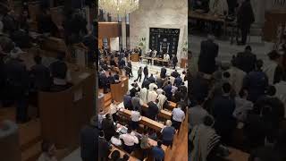 🥹"לא נותרה עין יבשה": שאגת התהילים של מרן רבי שמעון גלאי ומאות יהודי ברזיל שהרעידה את הציבור