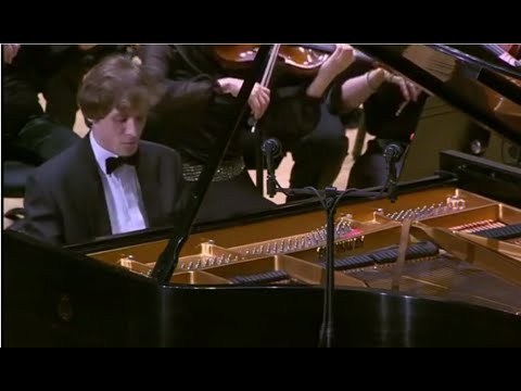 Rafał Blechacz - Chopin Piano Concerto No. 2 in F minor, Op. 21