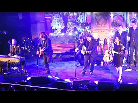 Out Of Range, Indoor Garden Party (Scott Grimes, Russell Crowe, Alan Doyle, et al), London