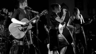 The Be Good Tanyas Waitin&#39; Around to Die