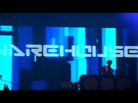 Kissy Sell Out - Wild in the Warehouse - Snowbombing '11