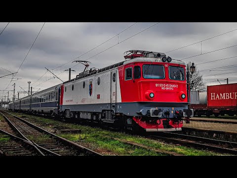 EA 443 la tracţiunea trenului IR 1655 Bucureşti Nord-Suceava.