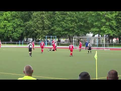 SV Burg Stargard 09 - FSV Rot - Weiß Kummerow 5 - 1 ( 3 - 1 )