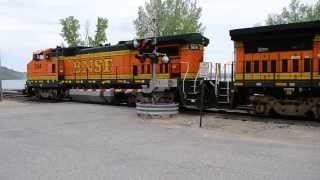 preview picture of video 'BNSF train with 8-40BW's takes off from a dead stop in Maiden Rock Wisconsin'