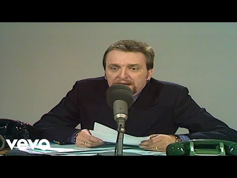 Chris Hill - Bionic Santa