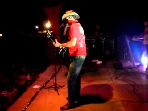 Show Wesley e Igor - Crisópolis - BA 02/10/2011 - Parte I e II