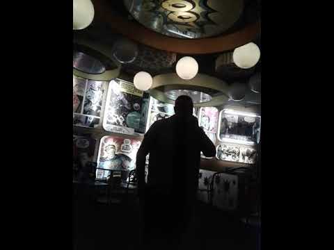 The Master of Love sings a tribute to Jewish Elvis