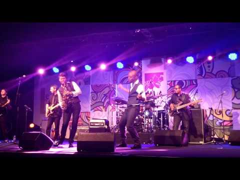 Michael Lington ft. Kenny Lattimore - Tell It Like It Is