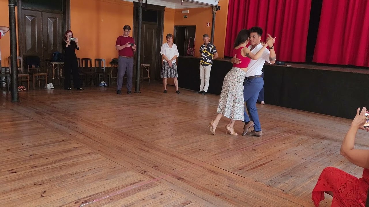 Argentine tango workshop-walking systems: Roxana Suárez & Sebastián Achaval