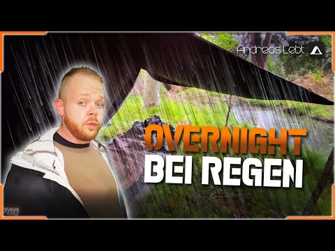 ALLEINE BEI REGEN  im Wald übernachten 💦 Notnahrung Brennessel Biwak | Overnight | Andreas Lebt