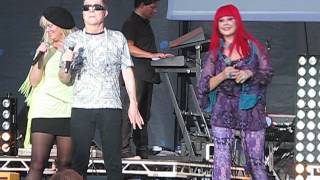 The B-52&#39;s &quot;Love In The Year 3000&quot; Chicago 7-6-12