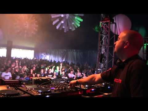 Full Tilt Feat. Kat Noorbergen - Letting Go (JO'C  Official LIVE)