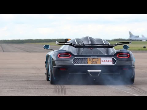 Koenigsegg One:1 - Launch Control and Flybys at Hypermax