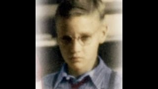 RARE PHOTO OF ELVIS AGED 10 WEARING GLASSES