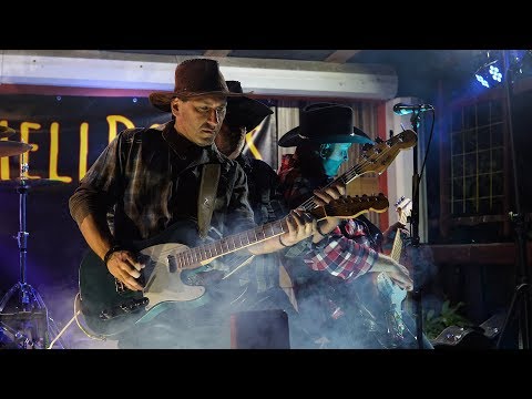 The ShellDoves feat.Eric Woolard: On the Road |OFFICIAL VIDEO|