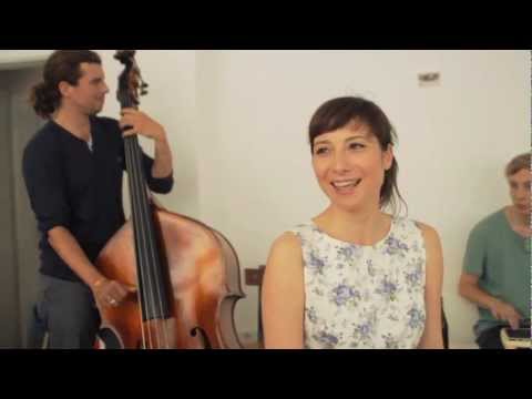 Fiva & Das Phantom Orchester - Dein Lächeln verdreht Köpfe