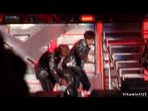 131019 SMTOWN in Beijing - EXO MAMA (Chanyeol focus)