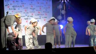 jarod avec les camarades de classe