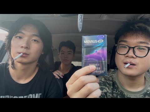 坐兄弟MPV裡品嚐Mevius葡萄爆珠