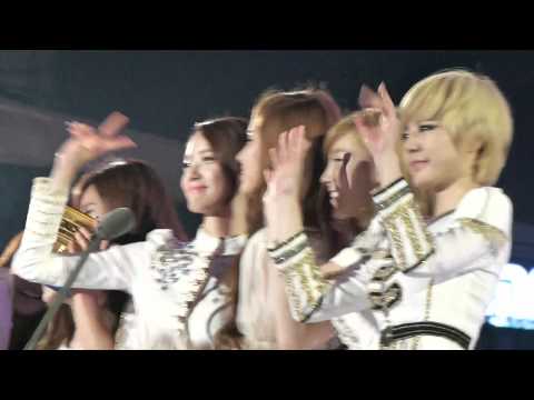 111129 SNSD Artist Of The Year @ MAMA