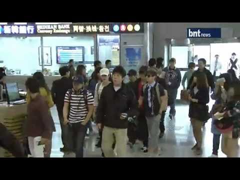 [BNT] 120511 Super Junior at Gimpo airport (to Tokyo) news coverage